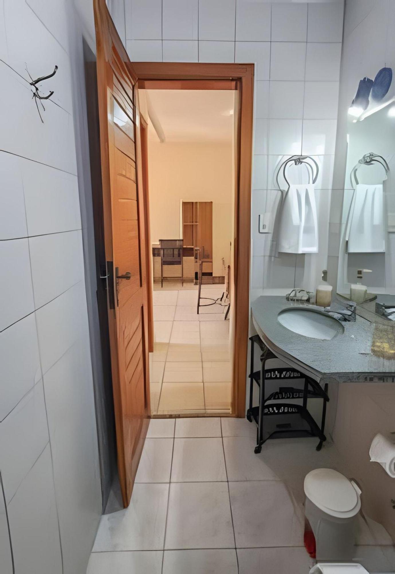 Em Frente A Praia De Taperapuan; Piscina; 1 Quarto; Wifi 300 Mbs; Estacionamento Gratuito 1 Veiculo Porto Seguro Exterior foto